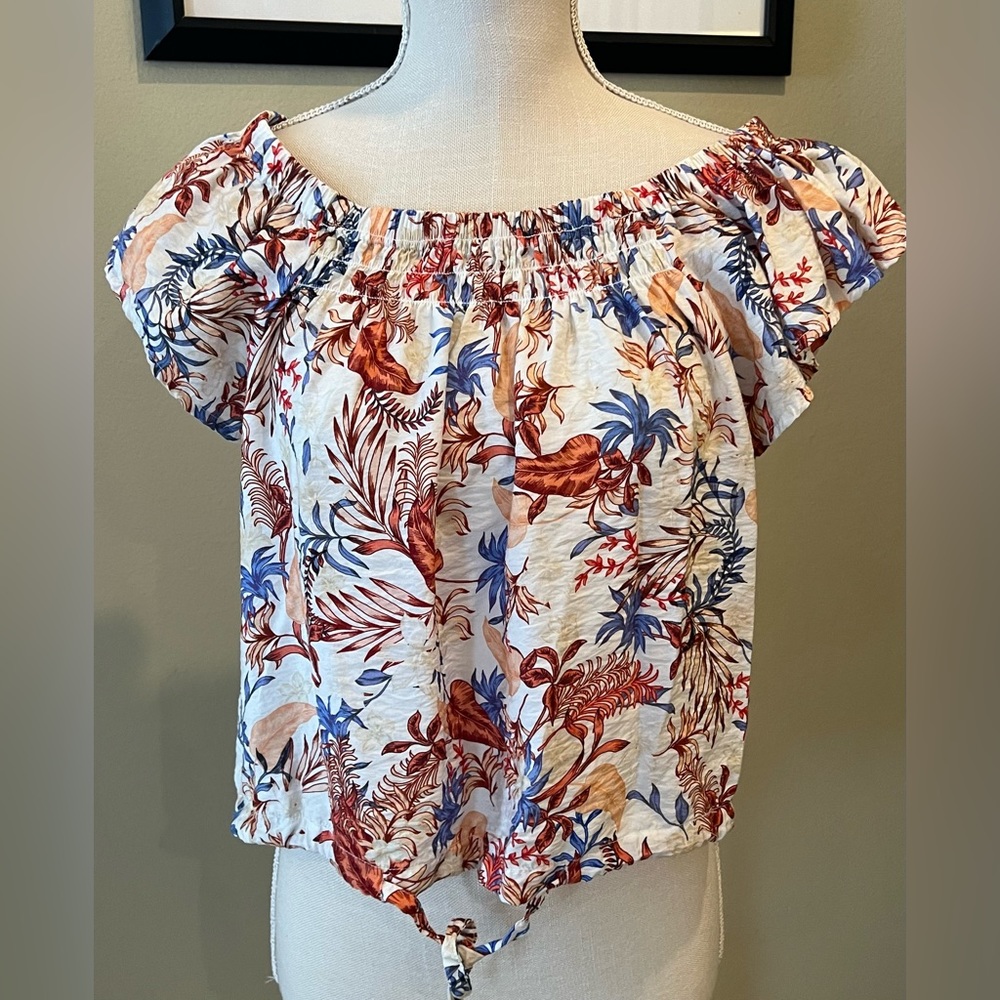 Another Love floral print off the shoulder blouse. Short sleeve. Size M